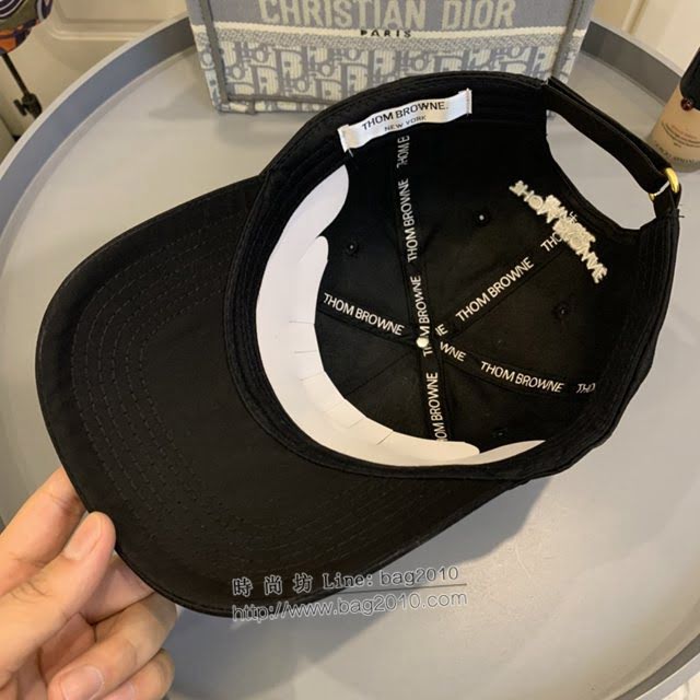 Thom Browne爆款男士帽子 湯姆布朗尼黑白拼色復古格紋刺繡棒球帽鴨舌帽  mm1715